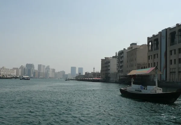 Dubai Creek abra boat: trade name reservation Dubai for new founders