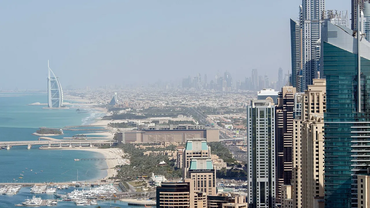 UAE VAT deregistration: Dubai skyscrapers and coastline